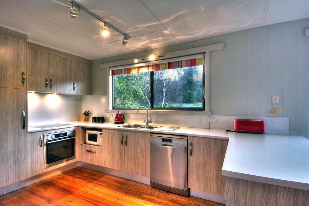 Cove Beach Apartment 2 Коулс-Бей Экстерьер фото