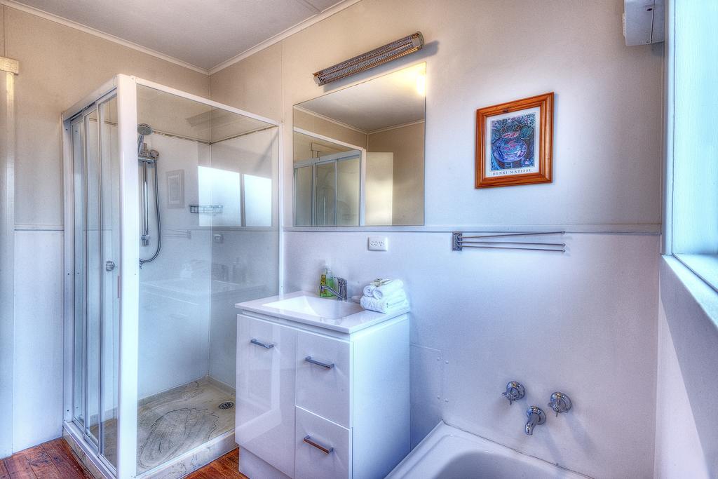 Cove Beach Apartment 2 Коулс-Бей Экстерьер фото